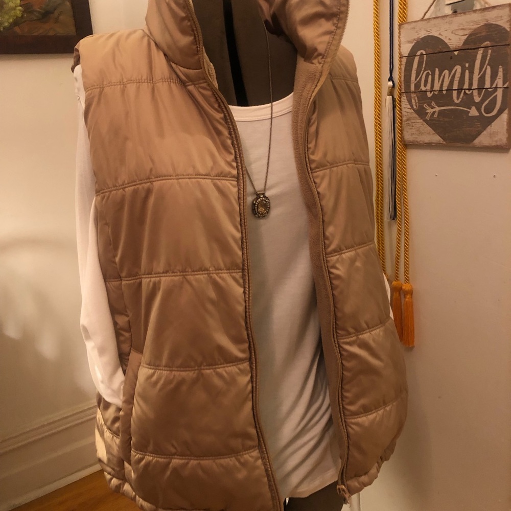 New York and Co. Tan Puffy Vest. Size Large Women